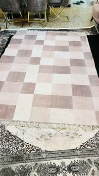 عندي هذني 2 فرشات اريد انطيهن العائله فقيره بلاش مكاني بالبنوك 0787584...