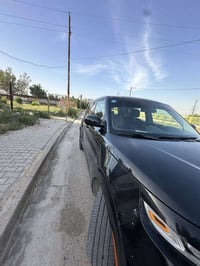 صول ٢١ امريكي  لون اسود ٢٠٠٠دوش  ماشية ٤٢ ميل مواصفات عادية  السيارة ن...