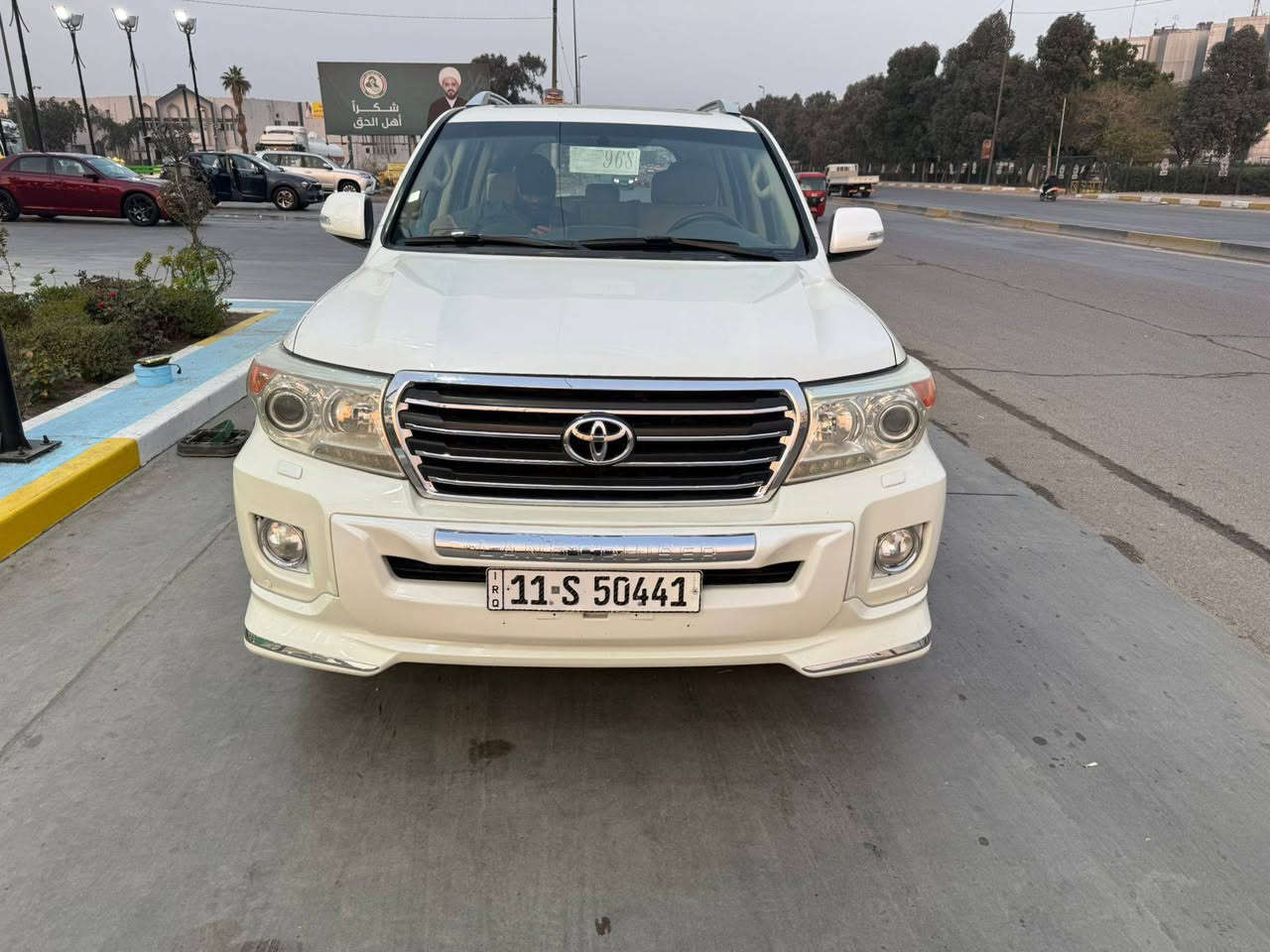 سلام عليكم لاند كروز ٢٠١٣ ماشيه ١٣٤ الف حقيقي جديده سونار مرفق بلمنشور ٨سلندر مكينه ٤٦٠٠ الاستفسار ***********
