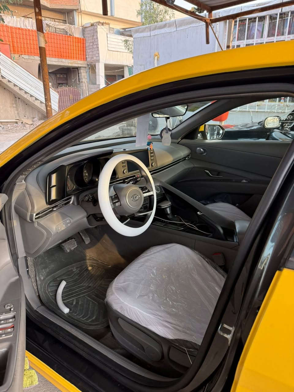 سلام عليكم 
النترا موديل 2023 وارد امريكي ضرر جاملوغ بدون دواخل بدون ارباك سياره بعدها ع حاله شركه ماشيه 60  رقم بغداد دولي باسمي مابيها اي نقص صور الضرر مرفقه بالمنشور تحويل مباشر تخم تاير تبريد تدفئه كله جاهز مجهز مابيها اي نقص عنوان ديالى بعقوبه المركز 
رقم *********** 
سعرها 150 وبيها مجال بسيط
