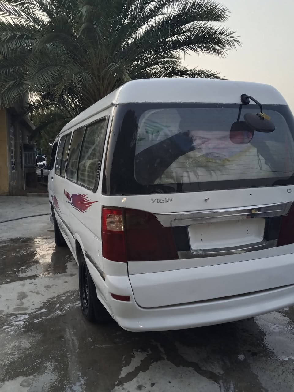 فتون موديل 2009مواصفات 2010 مكينه وكير واكسل جدد تخم تاير جديد داخل نضيف حلو رقم  شاصي ممسوح عليه غرامات 450على المشتري وهيئه عليه 100اني فقط مسؤل عن مالك السعر قفل 33 مكاني بابل قرب سيطره الاثار الشراي يتصل ويدلل ***********
