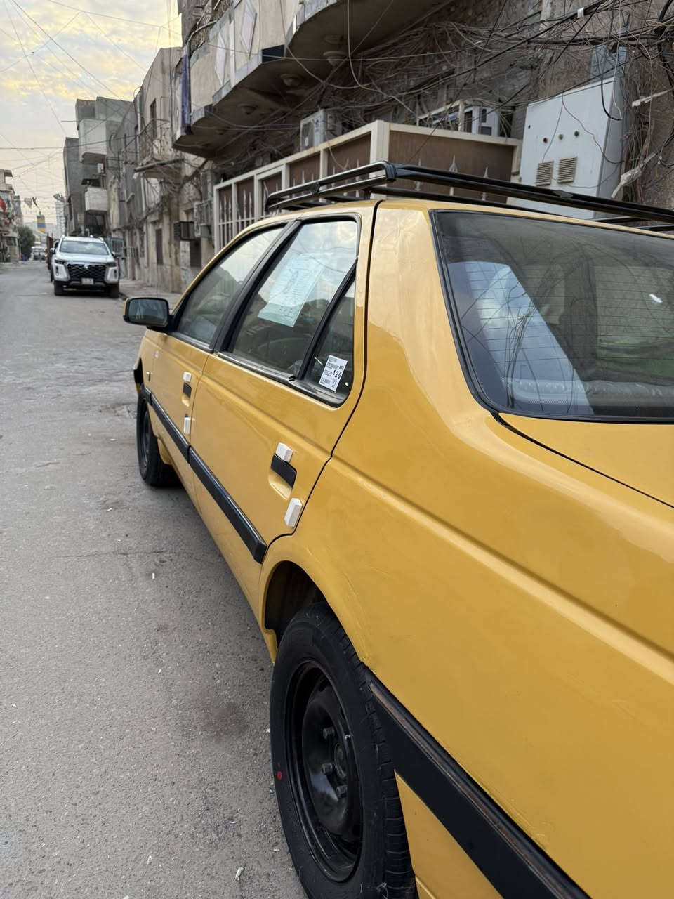 إسلام عليكم 
بيجو اكد موديل 2016
مكفولة من كلشي كير مكينة خير من الله 
تدفئة تبريد مكفول 
مصفرة هيئة وغرامة 🔥سنوية لحد 30 باسمي ثاني يوم تحويل مباشر 
بارد بلجاملغ الخلفي مال السايق وبارد بلباب الي وره الصدر كد شبر 🖐️ هزة كاملة 
السيارة شاهد الله نضيفه بره وجوه🌺  
 وكامله من كلشي 🌸بيه جراد بلبنيد قليل والقماره تجي 
مكينة مجفتة جديد ناعمه خذتة مجفته 🫆
وشوف بعينك يعني حته مابين 
كلشي موضحلك عليه اتصل وبلخدمه  
السعر45$وبية مجال للطيبين
مكاني بغداد العلاوي 🏠
📞الاستفسار على الرقم ***********
