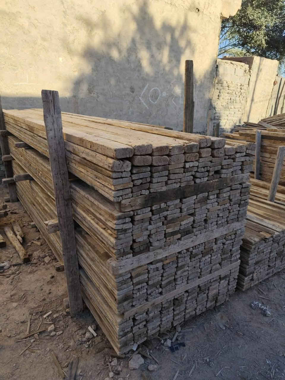 قالب خشب للبيع روسي تارس العدد 12 مكعب
السعر  4 ملاين وربع وبي مجال للطيبين التفاصيل 👇الاتصال ***********
***********

لوح طول 4 متر عدد 4 مكعبات 
لوح طول 3متر عدد 1 مكعب 
لوح طول 2 متر عدد 1 وربع مكعب
لوح طول 1 متر عدد 1مكعب اله ربع
سير طول 3 متر عدد 1 مكعب 
سير طول 2 و5. 1متر عدد 1وربع مكعب 
سير طوال مختلفه متر وجوه عدد 2.5 مكعب
