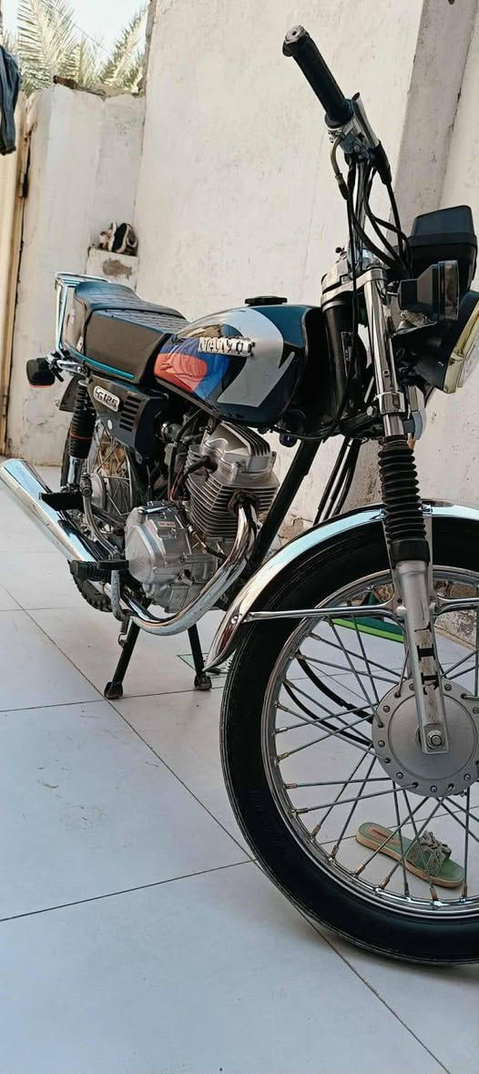 السلام عليكم دراجه ايرانيه موديل ٢٣ اوراق سكنر تخم تاير ادامه كامله دراجه جديده كلش مكفوله كفاله عامه 
لـتواصل خاص واتساب او خاص متواجد  ***********
