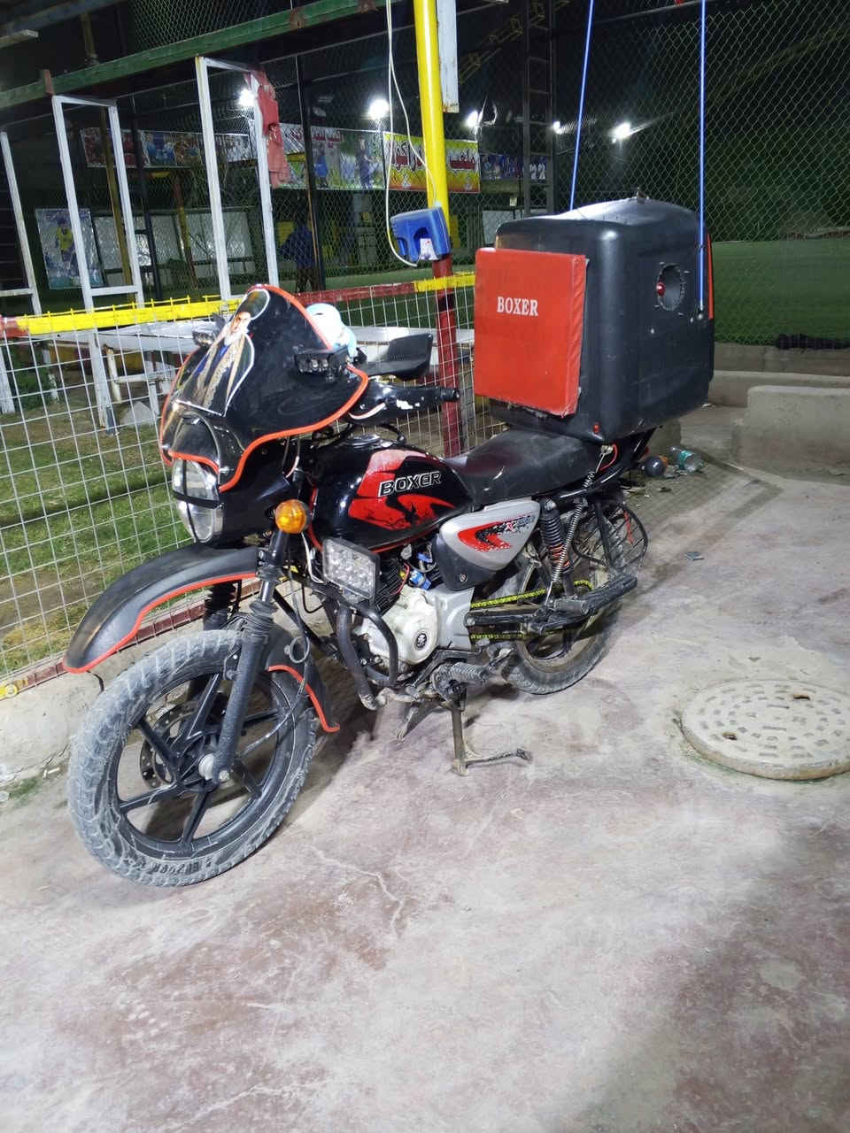 الهم صلي على محمد وآل محمد  .
دراجة نوع بوكسر. 
موديل 22 محدثة 23
ملاحضة دراجة بدون صندوك او ما مرقمة 
دراجة خير من الله 
بكاني بغداد سعر. مليون 600 
***********
