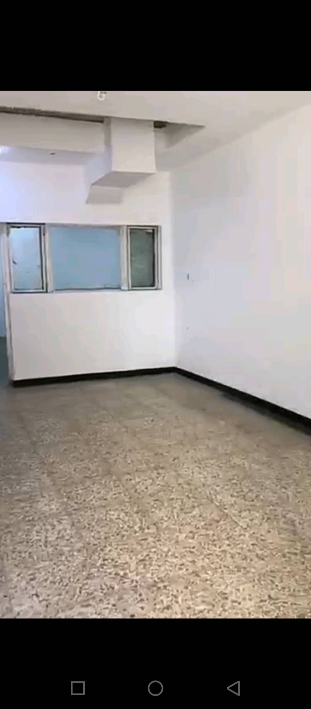 السلام عليكم بيت للايجار مساحه 80 متر يحتوي على كراج سياره مطبخ وكعده وغرفه نوم خدمات جوه وخدمات بالخارج جاهز من كل شي واير سحب وجوزه جهاز كهرباء واضاءة البيت جاهز للايجار او كعده
ما هو العنوان الدقيق للمسكن؟: 
بغداد الدوره ابو دشير شارع الصيرفه للاستفسار الاتصال على الرقم 
كم مساحة البيت الإجمالية؟: 
80 متر 
هل توجد تجهيزات مطبخ متوفرة؟: 
لا توجد 
هل الإيجار يشمل الأثاث أو جزء منه؟: 
جزء منه مثل الإضاءة 
ما هو رقم التواصل للمهتمين؟: 
***********