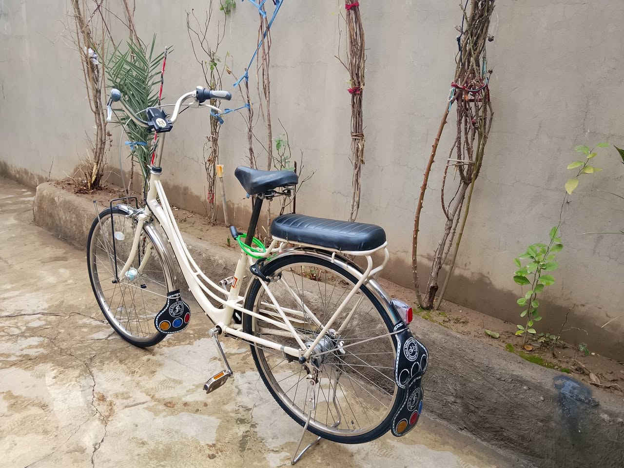 السلام عليكم بايسكل ياباني اصلي للبيع مال باله والكدام حساس والوراء تبديلات ثلاث تبديلات خفيف ثقيل وسط  بايسكل نظيف 100/100 مكاني كركوك عمل الشعبي  رقم ***********
