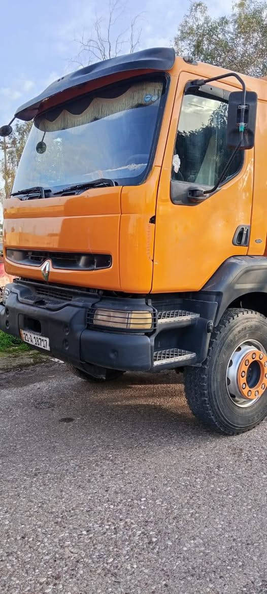 سلام عليكم ورحمه الله وبركاته 
للبيع سيارة رينو
 موديل ٢٠٠٢
 بمب نوزل 
حجم 400 محسن
گير  محرك  اكسل  بشرط
مجموعه جي اف
 تخم تأيرات
رقم سليمانية 
تحويل أصلي 
***********
