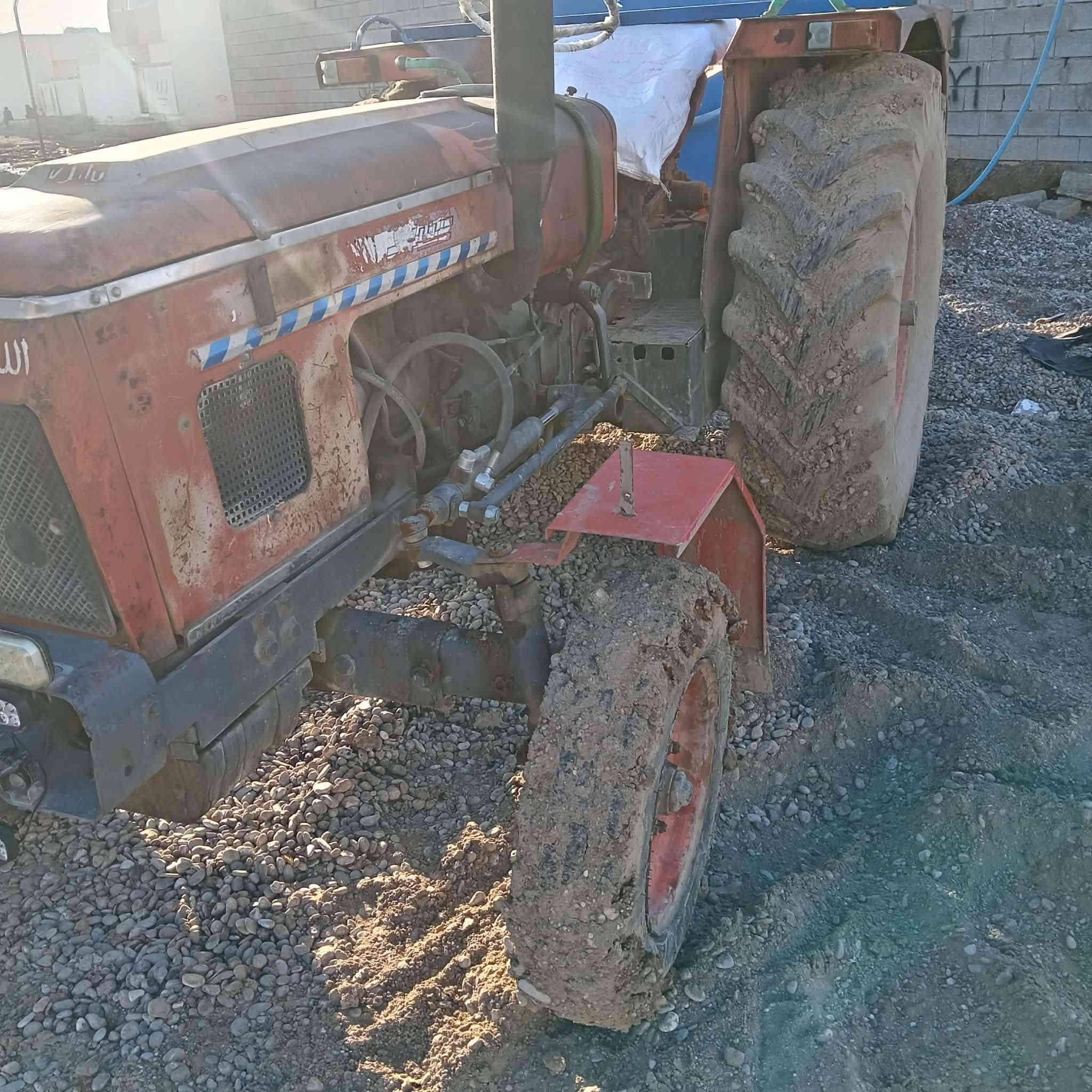 تركتر عنتر موديله ٨٩ سنويه  للبيع رقم صاحبه ***********
