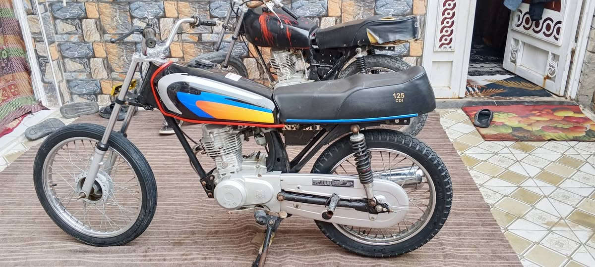 سلام عليكم. دراجة نامه كلك للبيع محرك مفتوح السعر 450وبيها مجال للطيبين مكاني ناحية الفضليه والشراي بي خير ويددلل الرقم ***********
