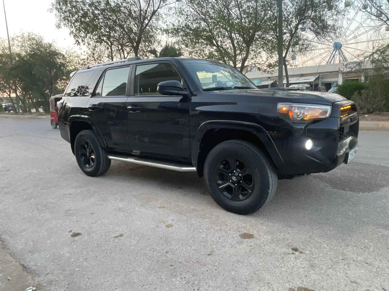 السلام عليكم 
      موديل2021سعر   250$ ورقه دولار بيها مجال 
TOYOTA  4RUNNER SR5 Preniuim✍️
~ تويوتا فور رنر 
~ وارد أمريكا  
~ محرك 6 سلندر  / V6 
~ فئة SR5 
~سيارة بنيد وجاملغ
~ ايرباك سترن و برده رجعت بيلادي 
~موصفات 1/1 
~ بصمة 
~ فور ويل ( 4*4 ) 
~ شاشة كبير  كاميرة دوار 
~ كاميرة خلفية 
~ داخلية اسود ملكية 
~ رادار أمامي  
~ كشن أمامي كهربائية 
~ كشن مخمل 
~ لايتات عدسة زينونة 
~تحديد سرعة 
~ حجم تايرات 17 
~ سبعة راكب ( ثلاث مقاعد)
~ ماشي 84  الف ميل 
~سيارة رقم اربيل ب اسمي  
~ رقم شاصي موجود بالمنشور 

Jtemu5jrxm5952007

~ سعر  ( 250$ )💰ورقة دولار بيها مجال 🤏
~ مكان واسط العزيزية 
 
***********
