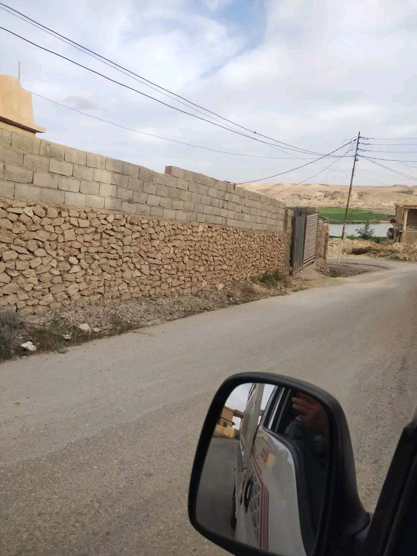 سلام عليكم
بيت للبيع طابقين
مساحت بيت 770متر طابو
5غرف نوم+مطبخ+خطار
السعر 65قابل لتفاوض
رقم هاتف ‏‪***********‬‏

