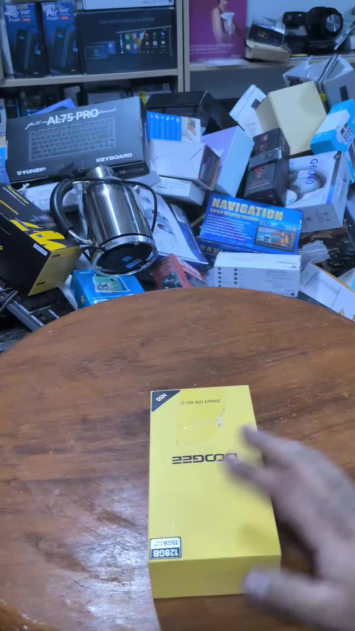 السلام عليكم ورحمة الله 
اللهم صل على سيدنا محمد وال محمد 
قطع خير من الله براند ماركات حلوه 
شوف الفيديو والقطعه للي تعجبك مذكور سعرها بالفديو 
اعتماد واتساب ***********
