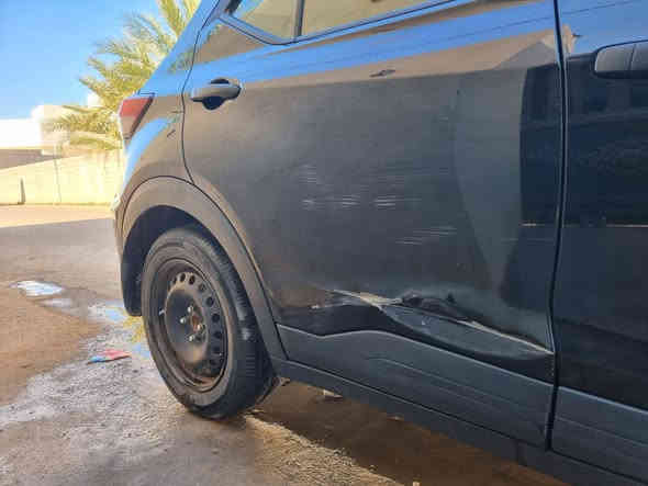 للبيع – نيسان كيكس 2021 بحالة ممتازة

نقدّم لكم سيارة نيسان كيكس موديل 2021، معروفة باعتماديتها واقتصادها العالي في استهلاك الوقود.
السيارة ممشاها 99,000 كيلومتر فقط، وتم استخدامها بعناية تامة، ولا تزال بحالة فنية وداخلية ممتازة.

مواصفات السيارة:

موديل: 2021

العداد: 99,000 ميل

استهلاك اقتصادي للبنزين جيد 

تصميم عصري ومقصورة مريحة

صيانة دورية منتظمة

مناسبة للعائلات وللاستخدام اليومي 
حادثها جاملغ امام للجهة المجاورة للسائق 
اضافة الى الحادث المبين بالصورة 

مميزات إضافية:

قيادة سلسة وآمنة

جودة عالية من نيسان

خالية من الأعطال بحمد الله

السعر: 12.000 الف دولار 
120 ورقة .....يُرجى التواصل لمعرفة السعر النهائي والتفاهم.
للتواصل: (***********) الرمادي
