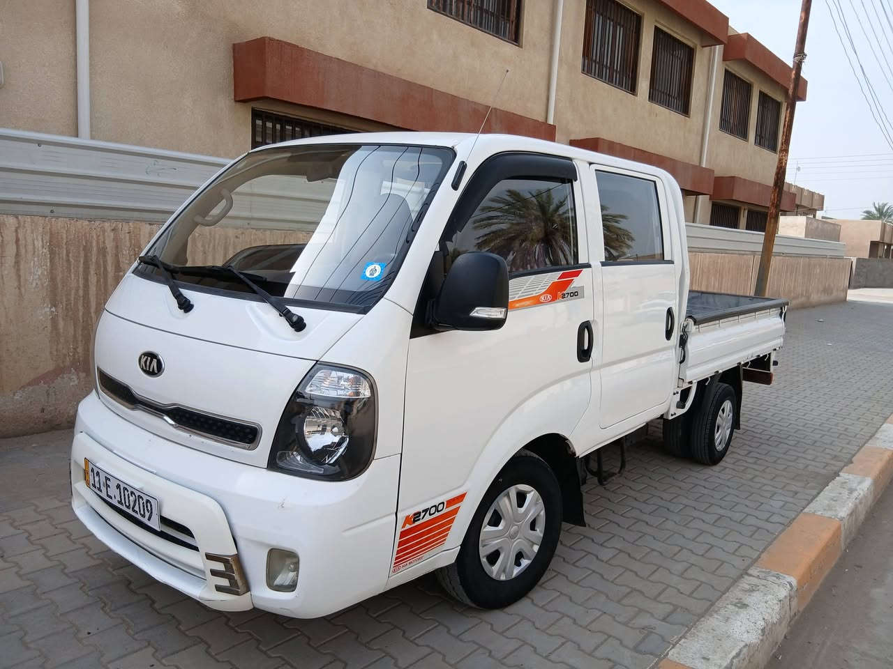 سلام عليكم للبيع كيه عموشه دبل موديل ٢٠١٨ رقم بغداد انكليزي بسمي مكفوله كفاله عامه كير محرك اكسل تخم تاير تبريد كلا جديد سياره جديده برغي مامفتوح بيها العنوان بغداد الطارميه الشراي يتصل الهاتف *********** ك ***********
