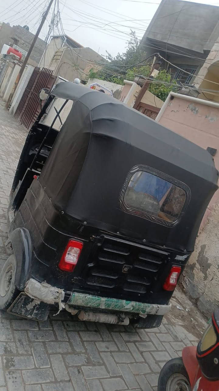 سلام عليكم عندي تكتك موديل 17شهر12داخله 18 اوراق مو رقم
سعر3500مكاني بغداد شرطه الخامسه تكتك نضيفه ***********واساب فقط
