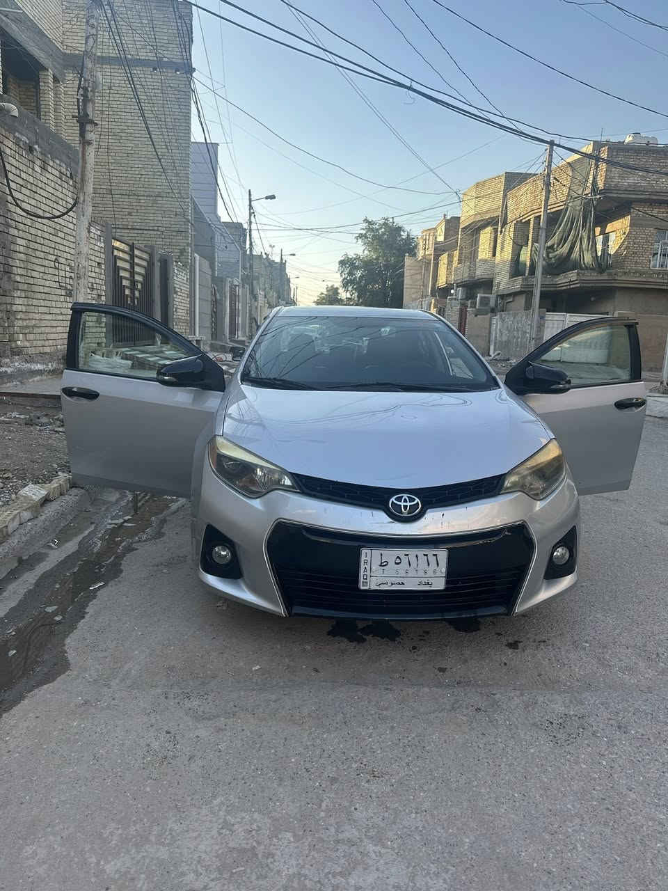 كورولا 2016 S
فتحة وبصمة وتحكم ستيرن وشفتات سرعة 
الصبغ فقط صندوق + دوسه عكس السائق 
التقرير مرفق مع الصور( تقرير من اشتريتها) + صورة طخة جاملغ خلفي عكس السائق (حديثة)
السعر 135 ورقة قابل للتفاوض 
***********
