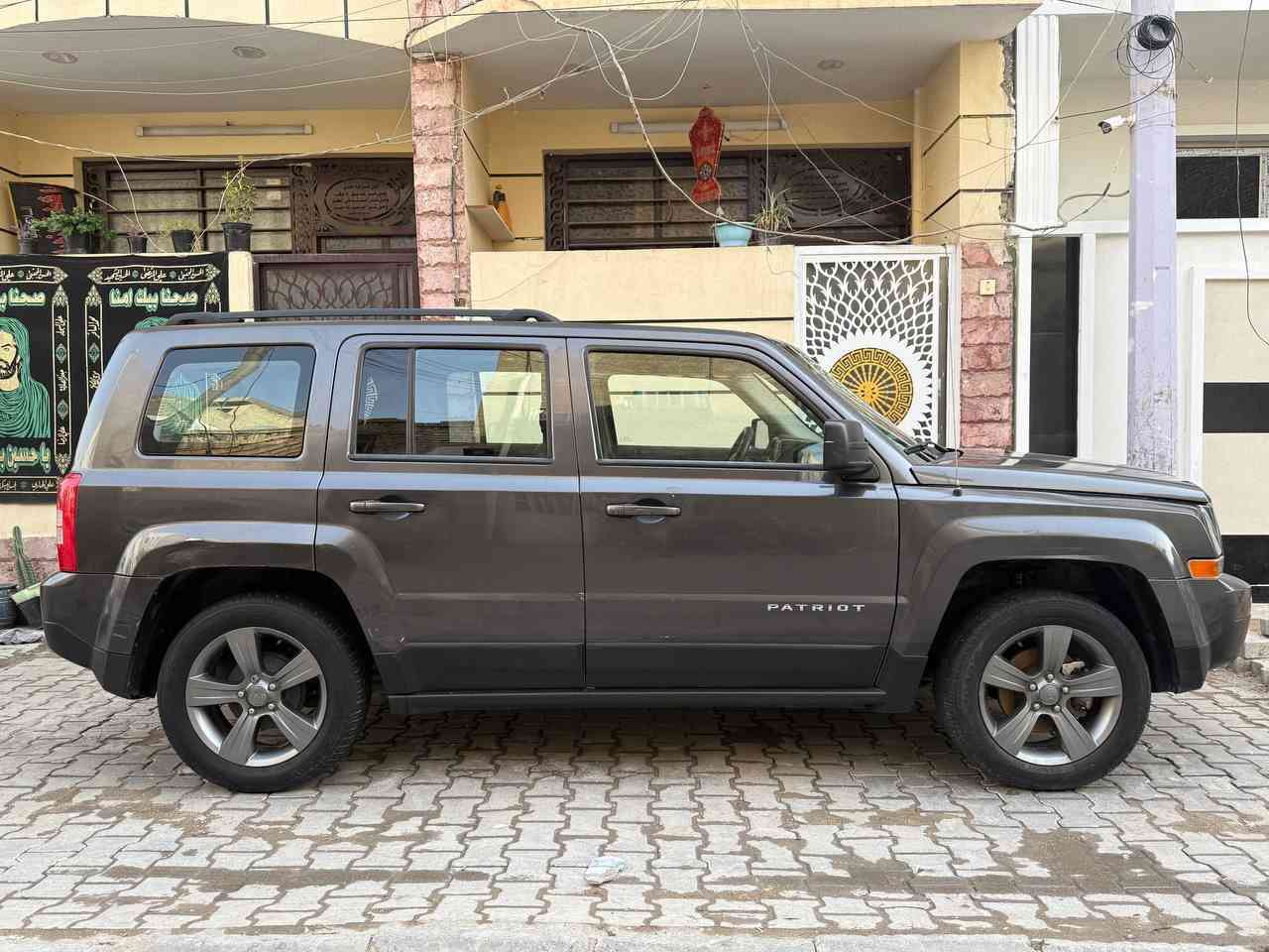 السلام عليكم 
 للبيع 
جيب باتريوت 2015
محرك  2400cc اربع سلندر 
عداد المسافة 111 الف ميل 
المواصفات المعروفة للجيب
كير ومكينة مكفولات صدر جديد 
فتحة سقف 
خمس مقاعد جلد 
المقاعد الامامية تدفئة
كرسي السائق كهرباء 
مانع انزلاق 
رقم الشاصي :1C4NJPFAXFD367890
السونار مرفق بالمنشور
بغداد الكاظمية 
السعر :115 $ وبيها مجال
للتواصل : 
***********
***********
متوفر واتساب
