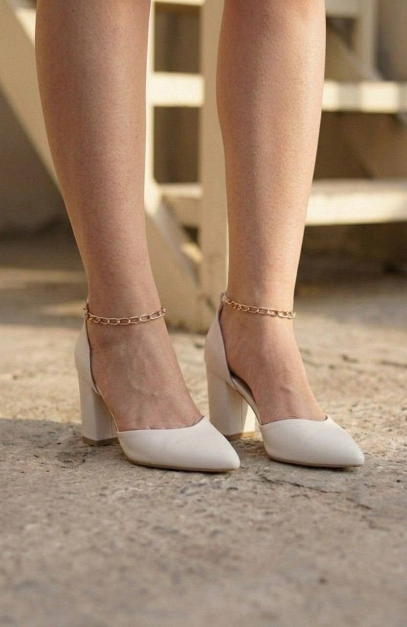 تشكيلة أحذية نسائية أنيقة 👠   
شنو أكثر موديل عجبكم؟ 🤍


**إذا كنت صاحب هذا الإعلان وتريد حذفه لأي سبب، رجاءا أرسل رسالة إلى الدعم الفني**