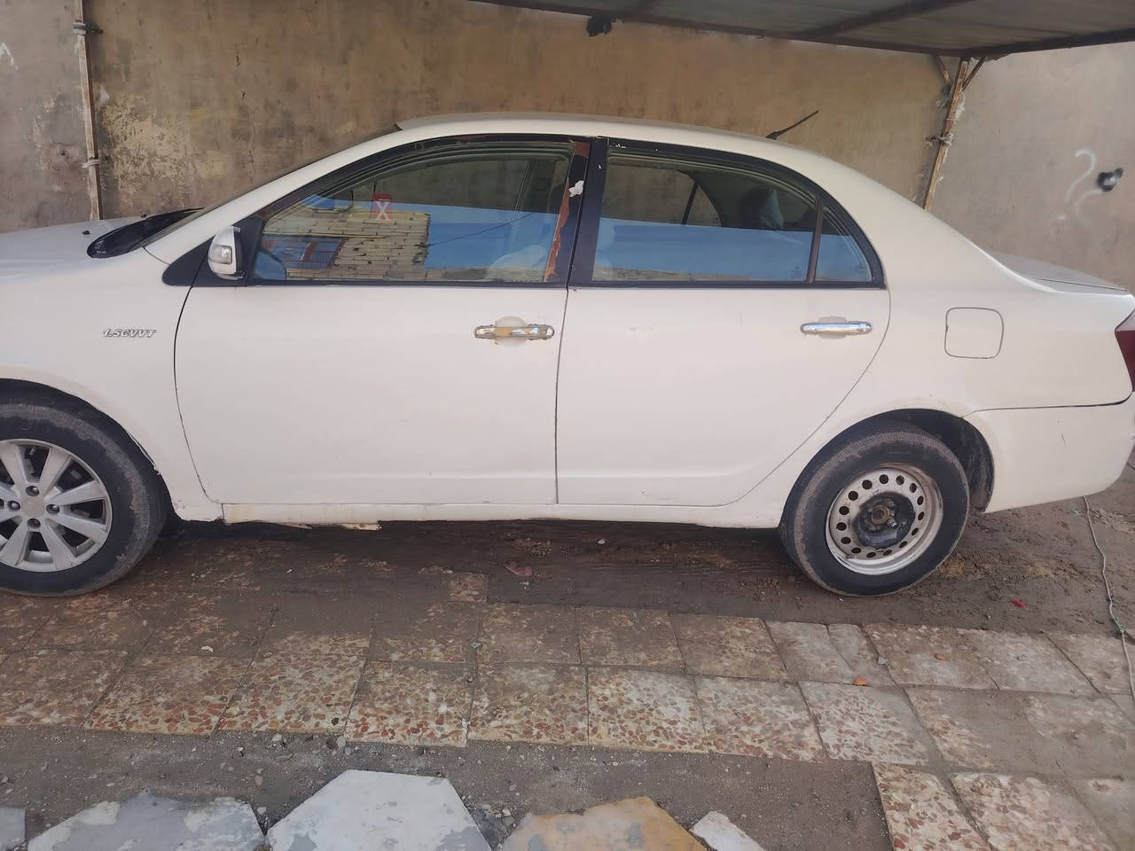 سياره جيلي موبل 2012 بيه جاملغ بيه طخه من وره واضحه بلتصوير بيه بطل واكف السعر 42 بيه مجال الاتصال علا هاذ الرقم ***********
