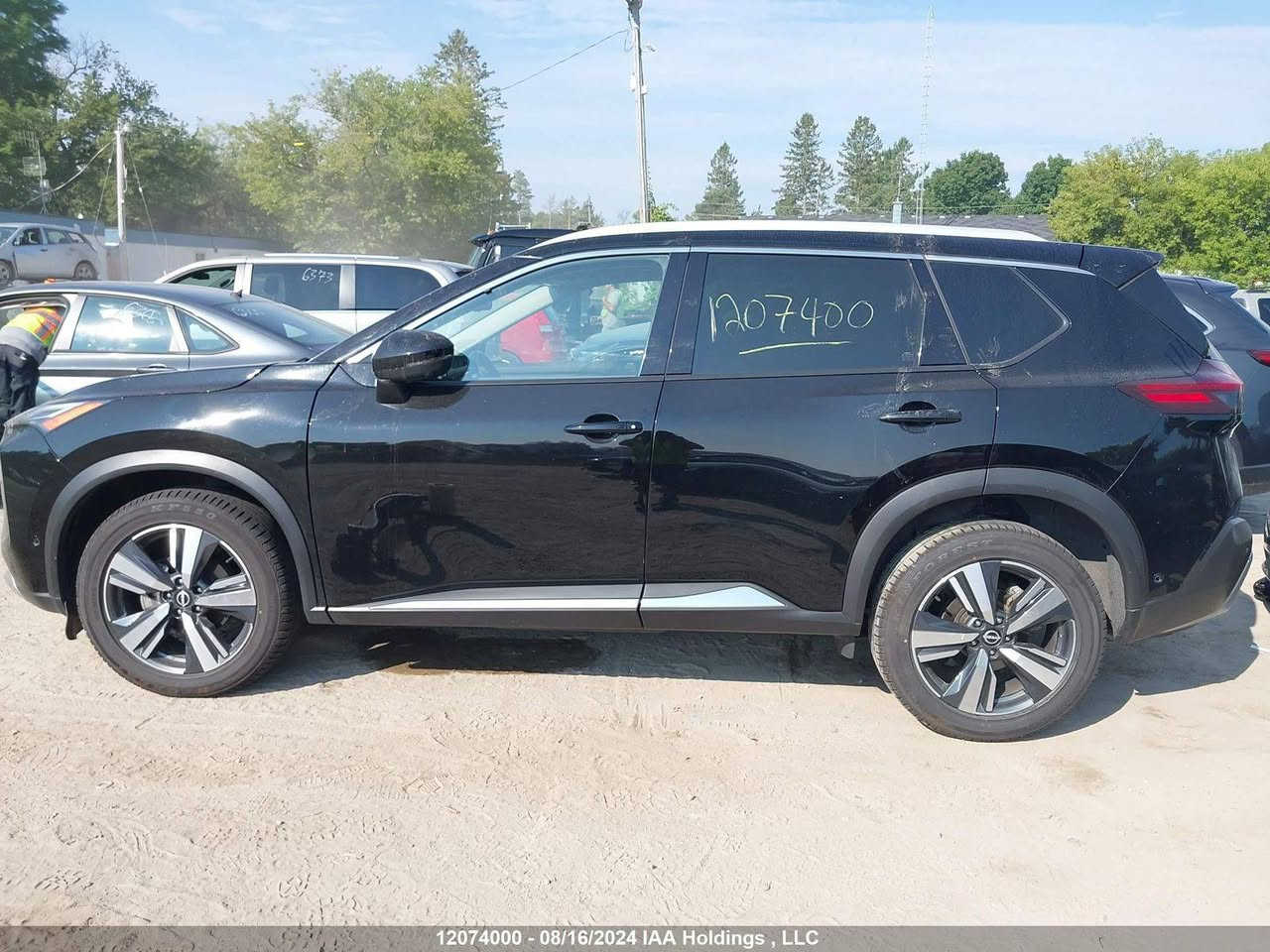 السلام عليكم نيسان روج بلاتينيوم اعلى فئة بلروج 
Nissan
Rogue, Platinum AWD 2023
صبغ جاملغ وربع باب فقط بدون ايرباكات 
دخلت ماشية 28 كيلو حاليا 35 كيلو سيارة بدون نقص جديدة كلش رقمتها على ايدي رقم شمالي اربيل
***********
