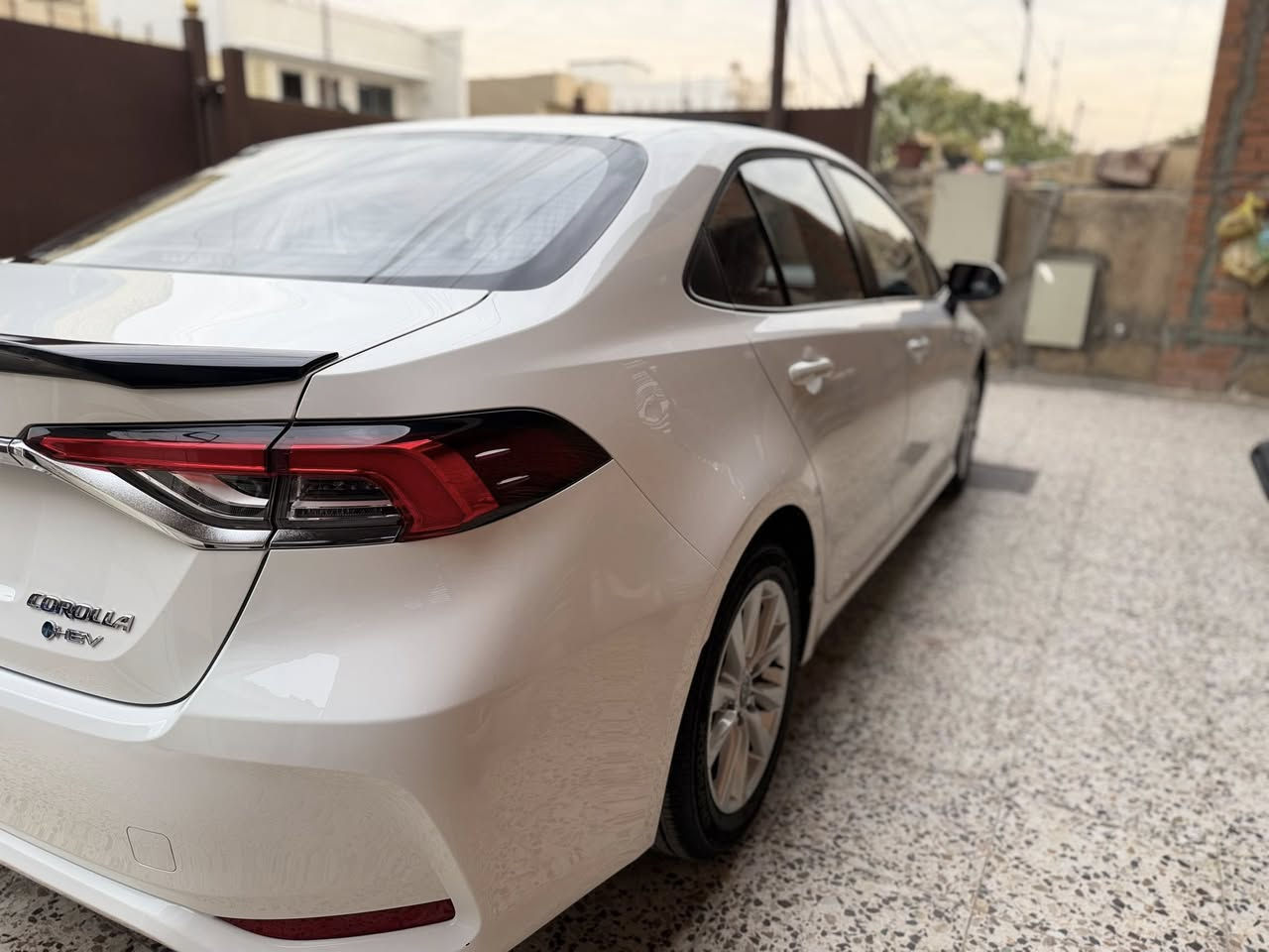 السلام عليكم

كورلا (2025) هايبرد شكل الخليجي 

رقم بغداد  لجديد. لوحات. وسنويه

ماشيه 25

المواصفات 👇

فتحه سقف

🔵محرك 1.8 لتر VVT هايبرد

🔵كشنات جلد. اسود

🔵داخل اسود

🔵كير بوكس اوتوماتيك 6 سرع 

🔵دخول ذكي و تشغيل ( بصمة ) 

🔵شاشة apple car play and android auto

🔵كامرة خلفية 

🔴رادار تحديد مسار ومانع تصادم ‼️

🔵 دشبول ديجتال 

🔵تبريد قطعتين 

🔵 فتحة سقف ( سلايد روف )

🔵 لايت أمامي وبروجكتر  LED ‼️

🔵 بك لايت LED‼️

🔵 تحكم ستيرين 

🔵 اوتو لايت

🔵 اوتو هولد

🔵 نظام ABS 

🔵هاند بريك كهرباء 

🔵نظام التحكم بالانارة الخارجية

🔵 اشاير بالمري

🔵حساس ضغط الاطارات

🔵 وضعيات قيادة 

🔵مانع انزلاق

مكان السياره بغداد  الدوره

السعر 168 بيه مجال بسيط كلش

للاستفسار :***********
