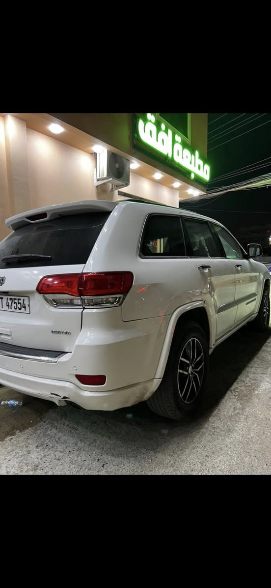 السلام عليكم

جيب جراند شروكي موديل 2018 وارد امريكي

محرك 3600

فول عده الجكات

السعر 21,000 وبيها مجال

حادثها 5قطع

بدون دواخل

الاستفسار 

***********
