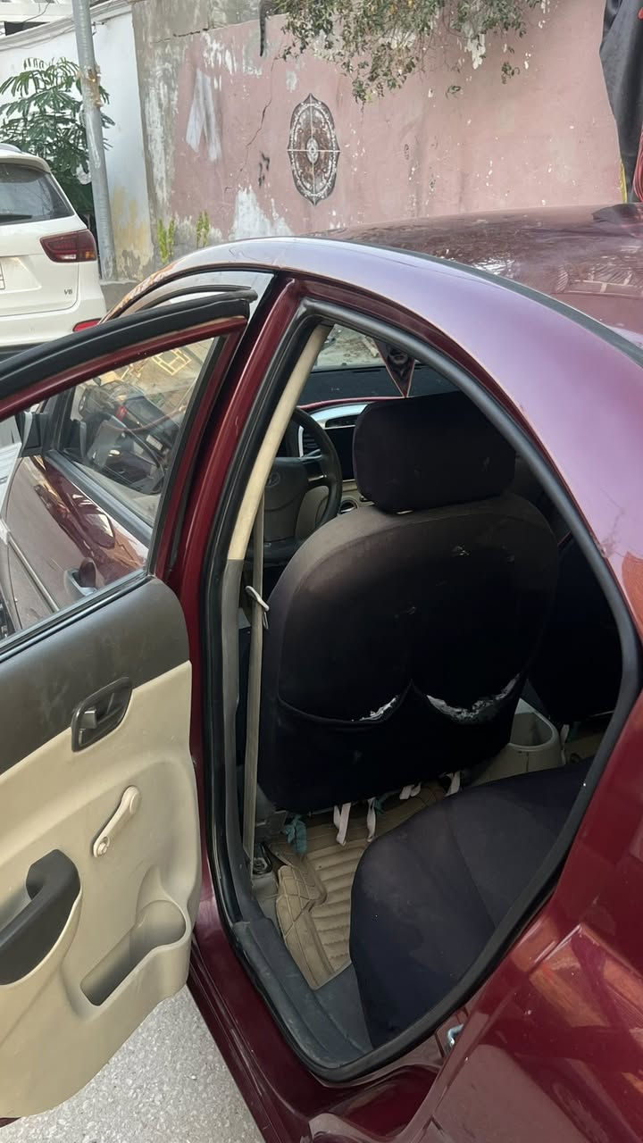 السلام عليكم اكسنت 2008للبيع 
السيارة كفاله عامة لاصبغ ولاتبديل
تايرات جديد
السيارة ماعايزها شي 
عنوان الديوانيه ‭٠٧٨٣ ١٨٠ ٥١٩٤‬ 
السعر 85 وبيها مجال بسيط 
رقم مميز مداور بديوانيه مشروع وطني سنويه 2031
مكينه 1600
