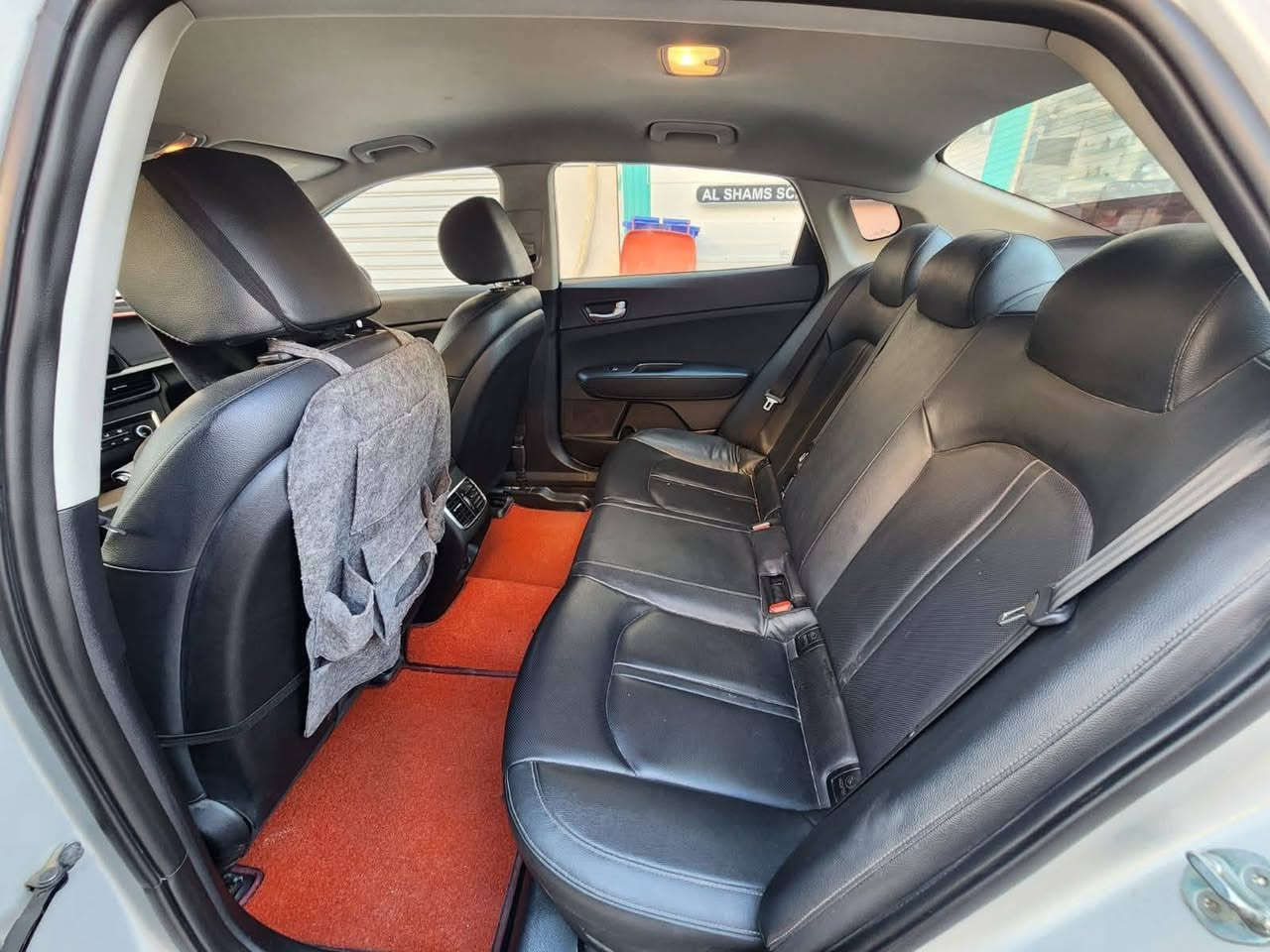 كيا اوبتما k5 2021 وارد كوري غاز ملغي بانزين فقط
ماشيه 64 كيلو متر  سنويه جديده لل 28 
رقم اربيل بأسم الشركه وكاله او تحويل كير محرك مكفولات 
2000 دوش 
تبريد قطعتين
رقم انكليزي
حساسات شاشه كبيره
سويج اشاير مري 
الضرر شبر بارد بالجاملغ الخلفي 
***********
السعر 170$ وبيهه مجال
