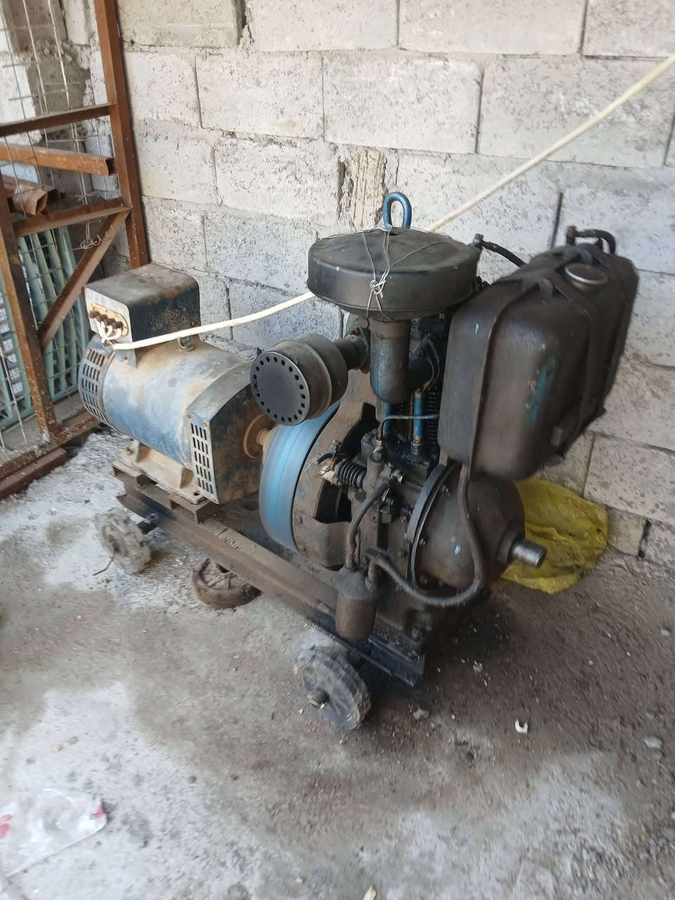 سلام عليكم للبيع مولد 3فيز مولد جديد السعر800وبيه مجال للاتصال  *********** عنوان بغداد المعامل
