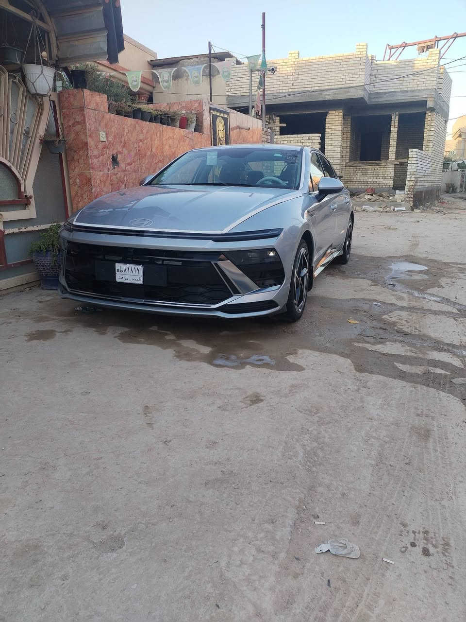 السلام عليكم سوناتا للبيع موديل ٢٠٢٥ حادثه فقط جاملغ امامي نفسه مصلح ليبل واحد بدون اي تبديل بدون دواخل ماشيه ١٢ الف فول موصفات ماعده البني راما مكينه ٢٥٠٠ تنفس طبيعي السياره بدون رقم منفيس باسمي مكاني بابل مركز بيع مستعجل الاستفسار الاتصال على الرقم *********** السعر خابر على الرقم
