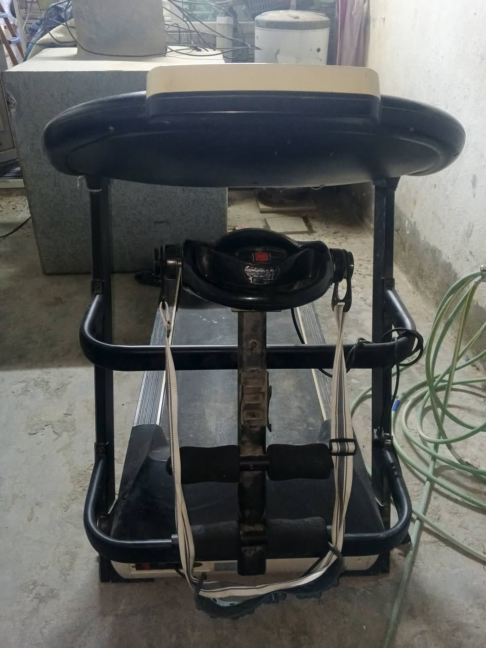 جهاز رياضه ما مستخدم قليل الماني الثقيل جاهز راقي فول كامل شغال مابي اي نقص السعر 550تصال على هاذا الرقم ***********
