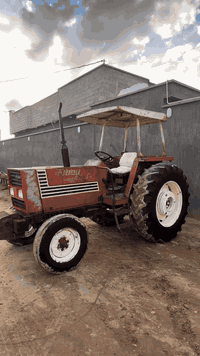 وبركاته مكلف بالنشر للبيع بالنقد او الآجل متوفر تركتر فيات موديل ٨٣  ج...