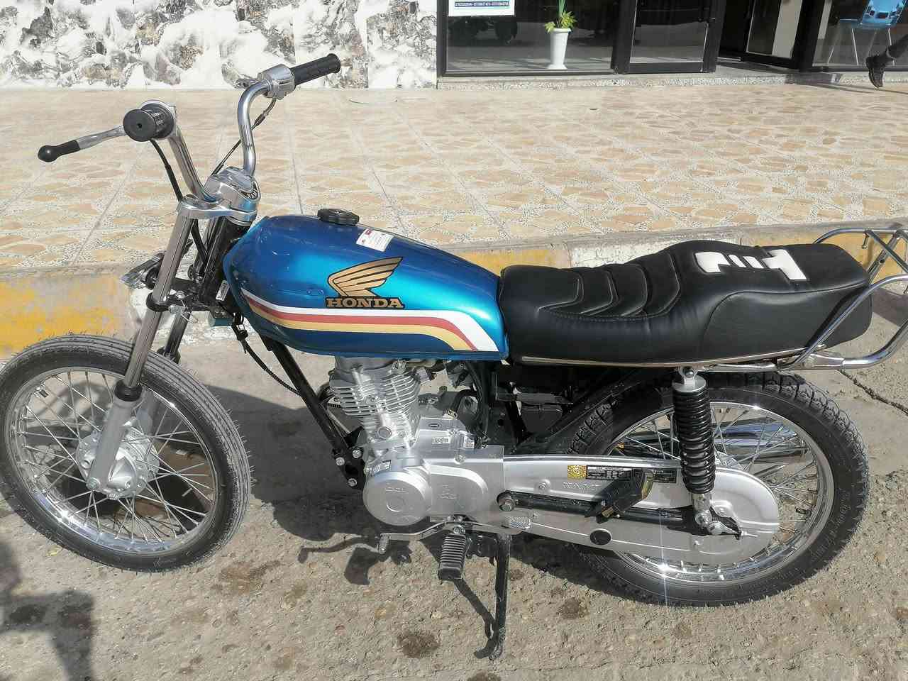 سلام عليكم شباب دراجه مكفوله من كلشي ماصارله شهر من معمره مسحوكه كامله ✈️مكان عواشه سعر خاص ***********
