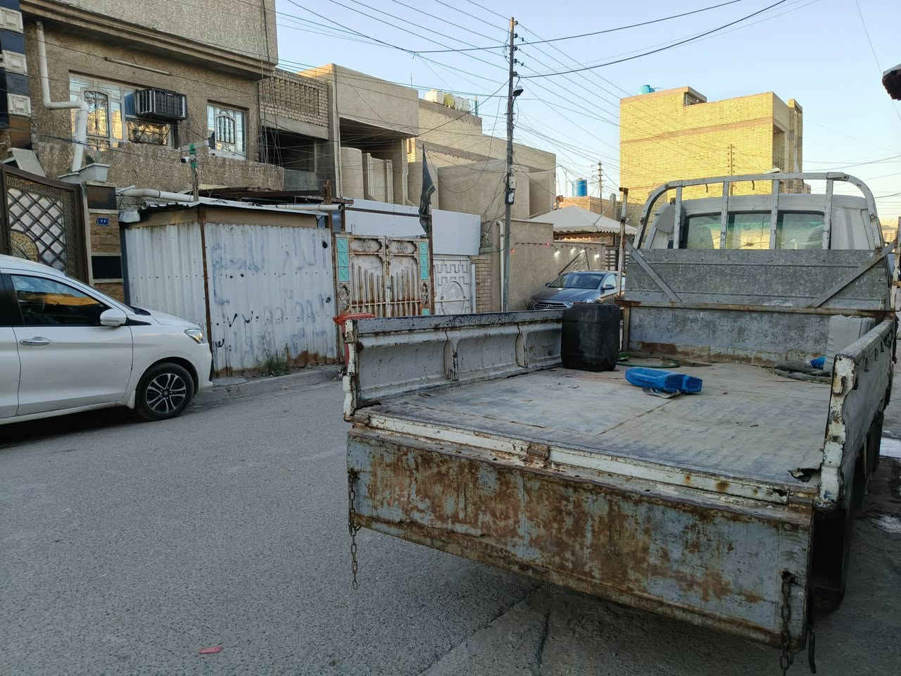 سلام عليكم
كيا حمل بنكو قديم موديل 94

بدون لوحات سيارة بدون

السعر 18$
بغداد /كفاءات العبيدي 
***********
