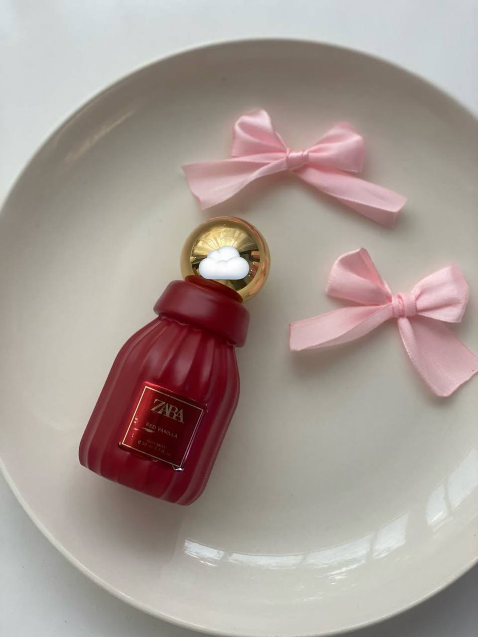 أنوثتك وجاذبيتك 💆‍♀️ الغيمة السحرية اللي تعطر يومك ✨
كل لون من هذه المجموعة يمثل مود وشخصية ثانية تماماً 🧴:
🍊 Peach Glow: انتعاش الخوخ الفاكهي اللذيذ لصباح مليان حيوية ☀️
🌸 Pink Flambé: نعومة وسويت تشبه غزل البنات والمسك، قمة الأنوثة 🎀
🍏 Applejuice: طاقة ونظافة وانتعاش التفاح الأخضر والزهور 🍃
🍒 Red Vanilla: دفء وفخامة الفانيليا والتوت للمناسبات والليل 🌙
🤍 Fields at Nightfall: ريحة بودرية هادئة، ياسمين وخشب صندل تاخذ العقل ☁️
🔮 Violet Blossom: جاذبية زهرة البنفسج واللوز الدافئ، ريحة غامضة ومثيرة 💜
ثبات، خفة، ولمعان، وريحة تتحرك معك مع كل هبة هواء 💨 تنعش روحك!


**إذا كنت صاحب هذا الإعلان وتريد حذفه لأي سبب، رجاءا أرسل رسالة إلى الدعم الفني**