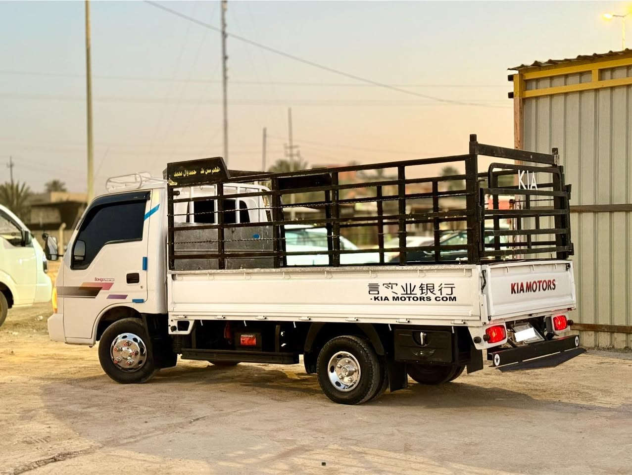 النضيف والجاهز 🔥✅
للبيع كيا ام عيون موديل 2001 جاهزه من كلشي رقم الماني تحويل مباشر محرك كير صدر تخم تاير كهربائيات كله مكفول سياره جديده كلش وبلاديه بدون اي ضربه دواخل جديده سياره نضيفه كلش شاصي رقم شاصي كفاله محجر وكماليات كله جديد 8 چنكال مكاني بابل ناحية الشوملي السعر 77$ وبيه مجال للشراي يدلل 
***********
