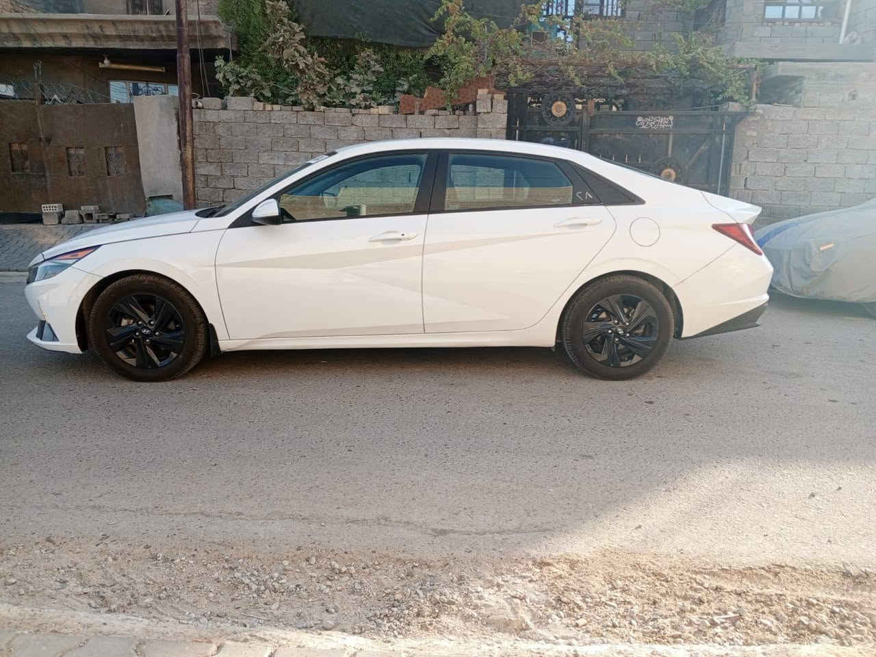 للبيع النترا موديل 23 امريكي رقم بغداد باسمي
الحادث موضح بل صوربابين تبديل نفس الون عكس السايق

المواصفات نص فول 
ماشيه 32الف
السعر 150 وبيها مجال 
المكان بغداد اليوسفيه 
للستفسار لارقام ‏‪***********‬‏///////‏‪‏‪***********‬‏
