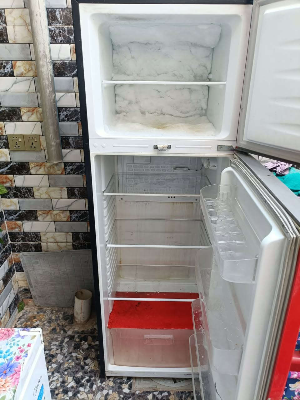 مرجوحه ب110
ثلاجة ب170
مجمده ب150 الف 

ديوان تفصال بلوك اسود سفنج مميز بعده جديد 11مقعد ديوان 260
الستفسار ع الرقم ***********
مدينة الصدر ويوجد توصيل
