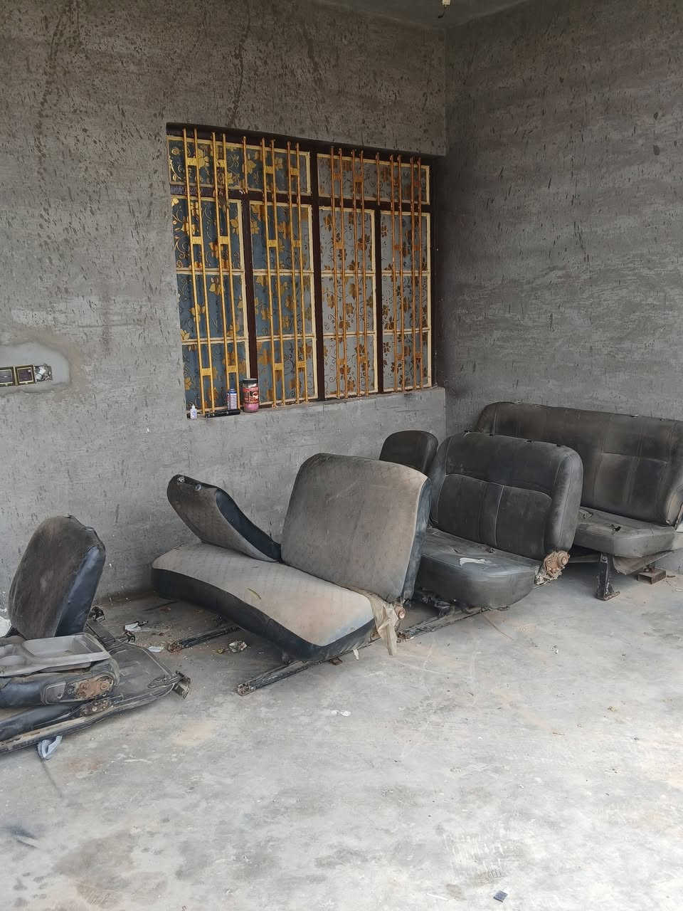 السلام عليكم للبيع تخم كشنات مال بريجو حت مال سايق موجود  الكلابي مال ستاركس نضيف والباقي كلهن زينات لا كسر ولا شك جبير السعر 400 الف مكاني الطارميه شراي يتفضل خاص


**إذا كنت صاحب هذا الإعلان وتريد حذفه لأي سبب، رجاءا أرسل رسالة إلى الدعم الفني**