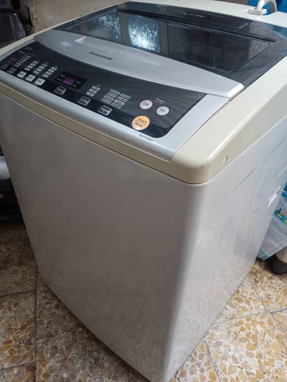 غساله باناسونيك 13 كيلو حجم كبير تغسل بطانيه بلاديه على الشركة على الفحص يوجد توصيل 
*********** بغداد, العراق
