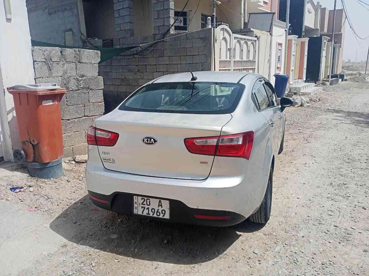 السلام عليكم كيه ريو 2014 سياره كلين بدون احادث بدون صبغ كير محرك تخم تاير صدر جديد رقم وهزه وسنويه جديده بأسمي شرط التحويل سعر 87 وبيهه محال بصيط  مكان السياره ديالى بعقوبه 
*********** بعقوبة, ديالى
