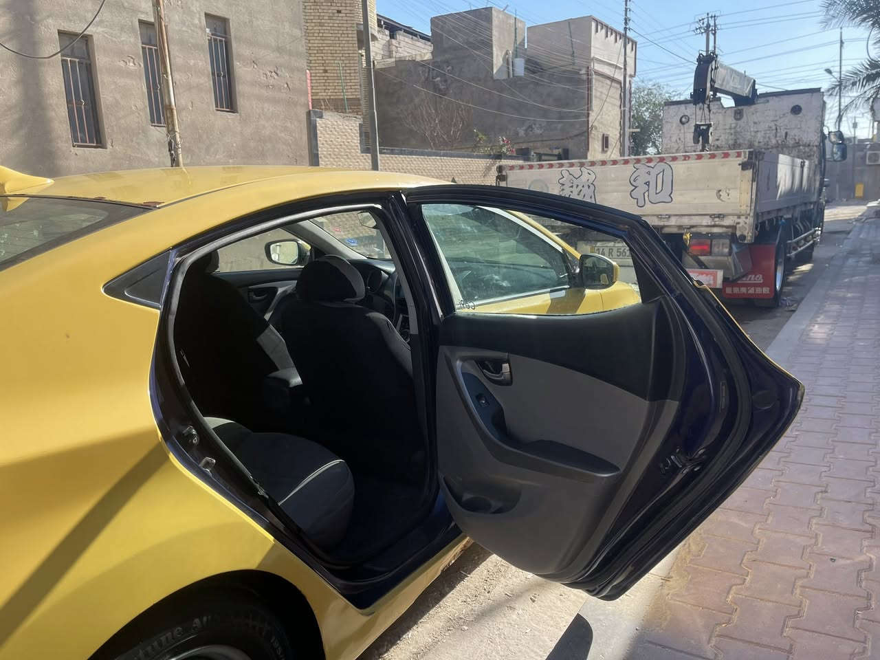 سلام عليكم النترا مديل ٢٠١١  وراد مريكي حادث جاملق ومصلح  وبيه باب وره سايق مبدل باب قديم عندي مآبي شي  سياره تخم تاير جديد حداديه جديده تبريد ثلج  ❄️ وبيه طخهه بل دوسه  سعر 80 البيع أو مراوس ***********
