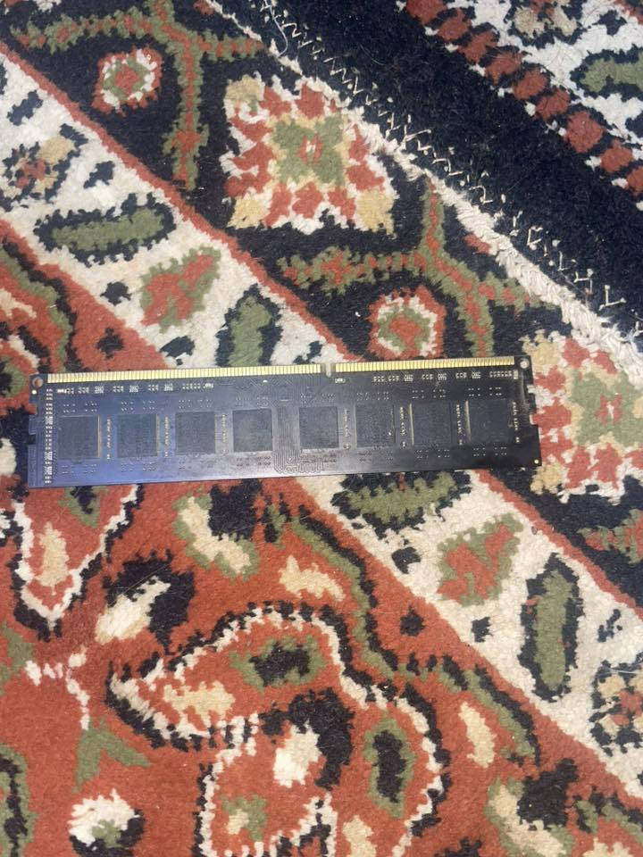 - i3-4130 10,000
- ASUS H81M-C Motherboard 10,000 (May be faulty)
- 1x 8GB DDR3 1600Mhz 12,500
- Generic 500w PSU 20,000
- Green 128GB Lexar SSD 20,000
- GPU GT 640 30,000
- معالج I3-4130 ١٠ تالاف
- مذربورد ASUS H81M-C ١٠ تالاف (ما متأكد إذا شغالة)
- ٨ جيجا رام حبة وحدة DDR3 1600mhz ١٢ الف ونص
- باور سبلاي ٥٠٠ واط ٢٠ الف 
- اس اس دي Lexar 128GB
- كرت شاشة GT 640 ٣٠,٠٠٠

***********

مكاني بغداد
