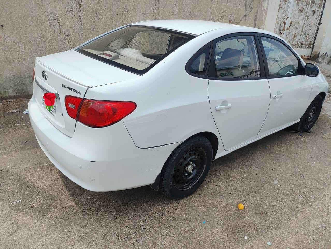 النترا خليجي محرك ١٦٠٠ دوش 
سلام عليكم سيارة النترا خليجي محرك ١٦٠٠ دوش , بيها خدوش وبيها ظربة بالباب عكس السايق ، سعرها ٨٥ ورقة وبيها مجال.
الرقم *********** .
