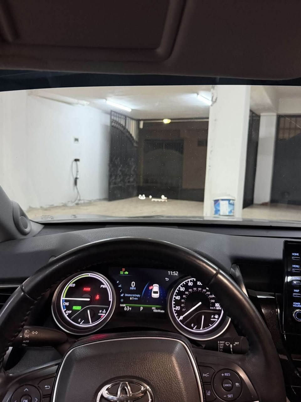 كامرى XLE+ 2023 Hybrid 
چاملوغى پشته وه + ٢ په له سبوق 
٥ كاميره 
داتاشوو 
كوشن سار  + گه رم + سوكان هيته ر
سماعه + شاشه JBL
شغال + بصمه + سلايت+ ده رگا به صمه
كامل لايت ليد + لايت امامى متحرك 
پيش و پاش حساس 
٣٦٠ پله رادار + ئاوێنه 
داخلى كامل ليدى ده شبول و ده ركه بيلادى
شحن وايرليس
بريك بصمه 
نيزامى EV mode + oto hold
Eco+normal+sport
كاتى دهوك و ٢ مانگى له گه له
نرخى ٢٢٢$ و مجال 
شوێن دهوك 
*********** دهوك, العراق
