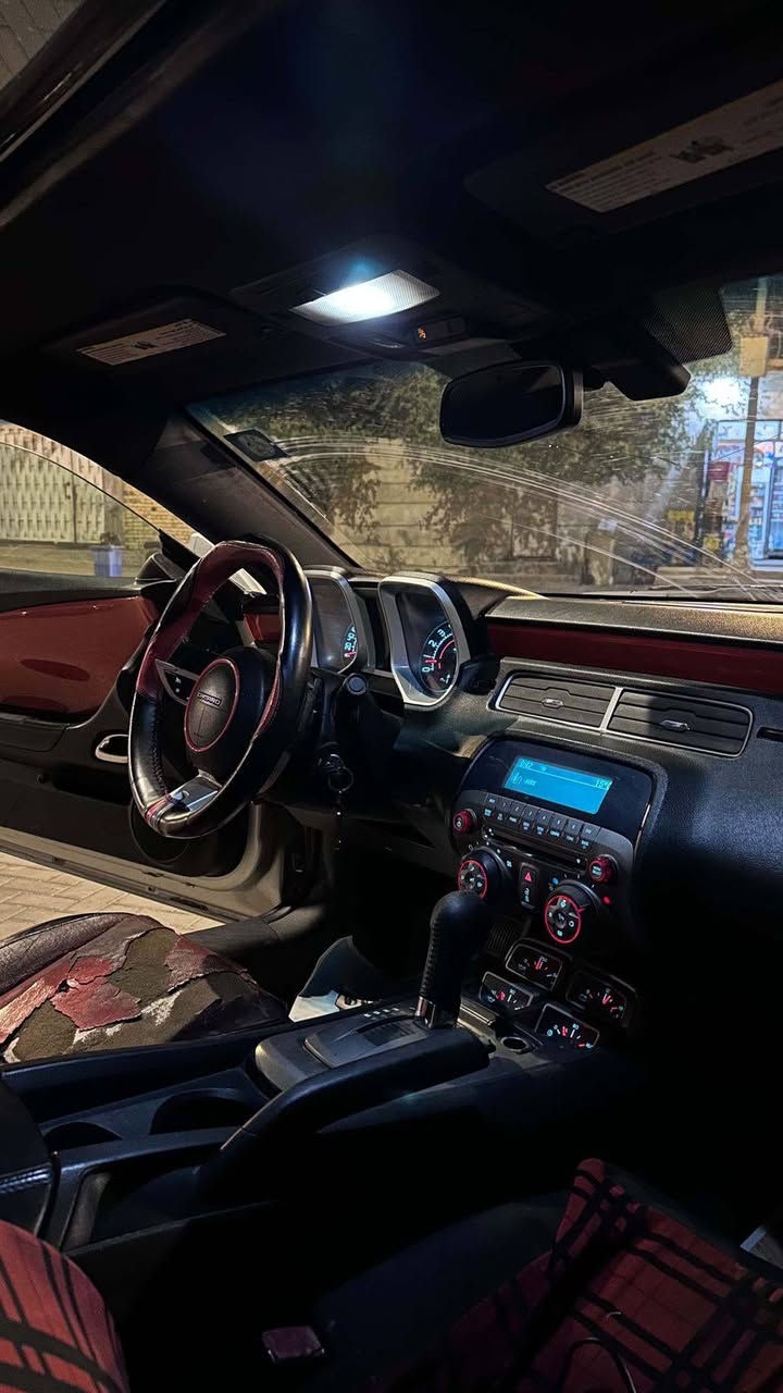 السلام عليكم 
كمارو 2010 
خليجيه    ss 
فول مواصفات
8 سلندر
كير اوتماتيك
بيها فقط 
رش بالجاملغات الخلفيه  بدون ضربه
رقم بغداد الالماني
صدر امامي خلفيه 75%
بيها صوت فقط بدايه التشغليه 
الباقي السياره كامله 
 Gm برمجه يم 
للبيع فقط 
 
***********
