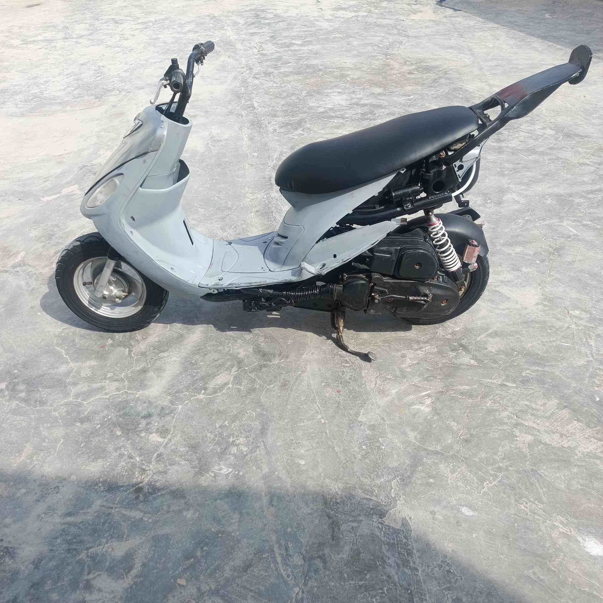 من رخصت الدمن سلام عليكم شباب قجمه حربي مكينه خرسه بوشه 49بلاد سلف وهندر شرط خير من  شلعه ومعدل سيبايه مو ليه عندي سلتها لابلاد سعر 500 وبيها مجال بسيط جماعت 400مابيع الاستفسار ***********واتساب متواجد
