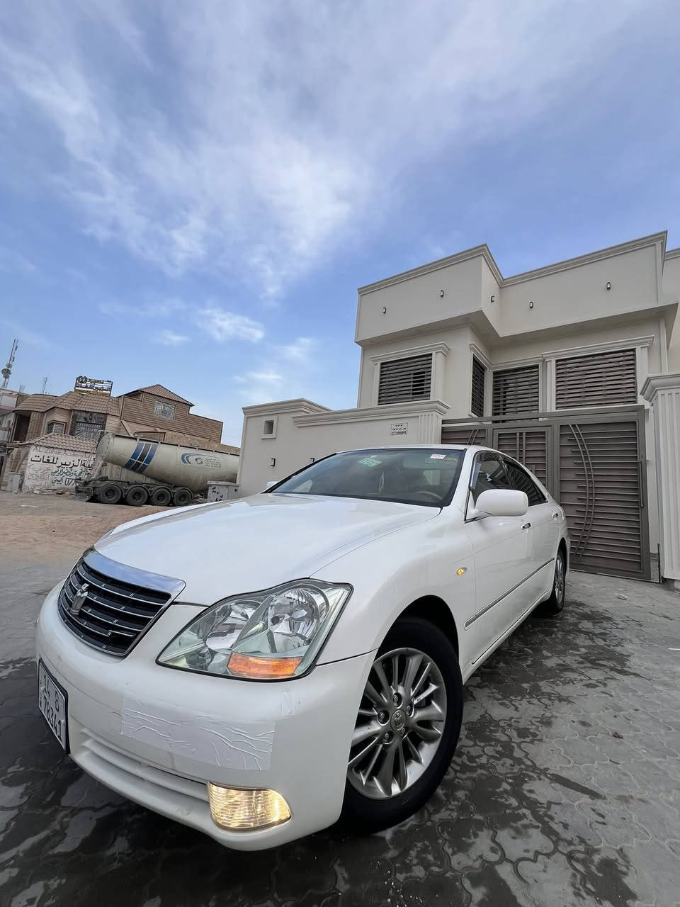 سلام عليكم. تويوتا كراون شاهينه. مديل. 2005  شاصي 82 دخول جديد تسجيل جديد مزاد دوله  ماشيه 61 ألف تحويل ثاني يوم سنويه لل 31 كفاله عامه كص ونغل جثه وضربه وصبغ وعيب شرعي. مواصفات دكمتين أربع كراسي كهربائي ستيرن كهربائي داخل رصاصي. زيرو غرفه بل كارتون تحويره  ميه بلميه مشط يسره بلاد حداده مكينه كير تخم تاير ميه بل ميه سياره جديده مناقصه برغي. ويل نفطي لبلادي مكاني بصره. سعره 150 وبيه مجال للشراي *********** رحمان.
