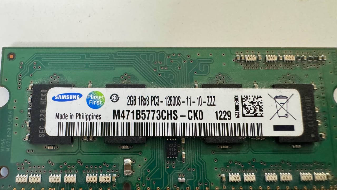 2GB 18x8 PC- 12800S - 11-10-222
KOECO9
ذاكرة لابتوب حجم ٢ كيكا 
نوع سامسونج 
شغالة على الفحص بغداد, العراق


**إذا كنت صاحب هذا الإعلان وتريد حذفه لأي سبب، رجاءا أرسل رسالة إلى الدعم الفني**